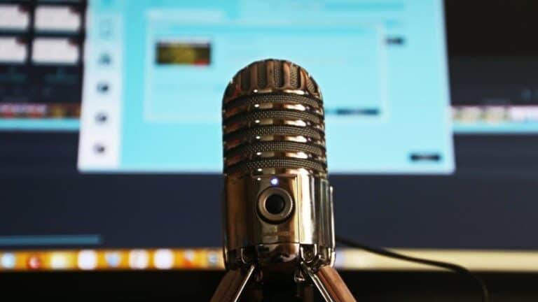 How Virtual Assistants are Revolutionizing Small Business Podcasts