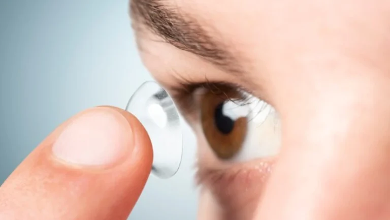 Types of Contact Lenses and How Optometrists Determine the Right Type for Your Vision