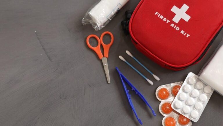 How to Stop Traumatic Bleeding: First Aid Essentials