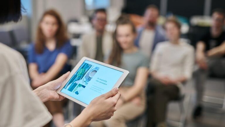 Maximizing the ROI of Business Tablets in Financial Sectors