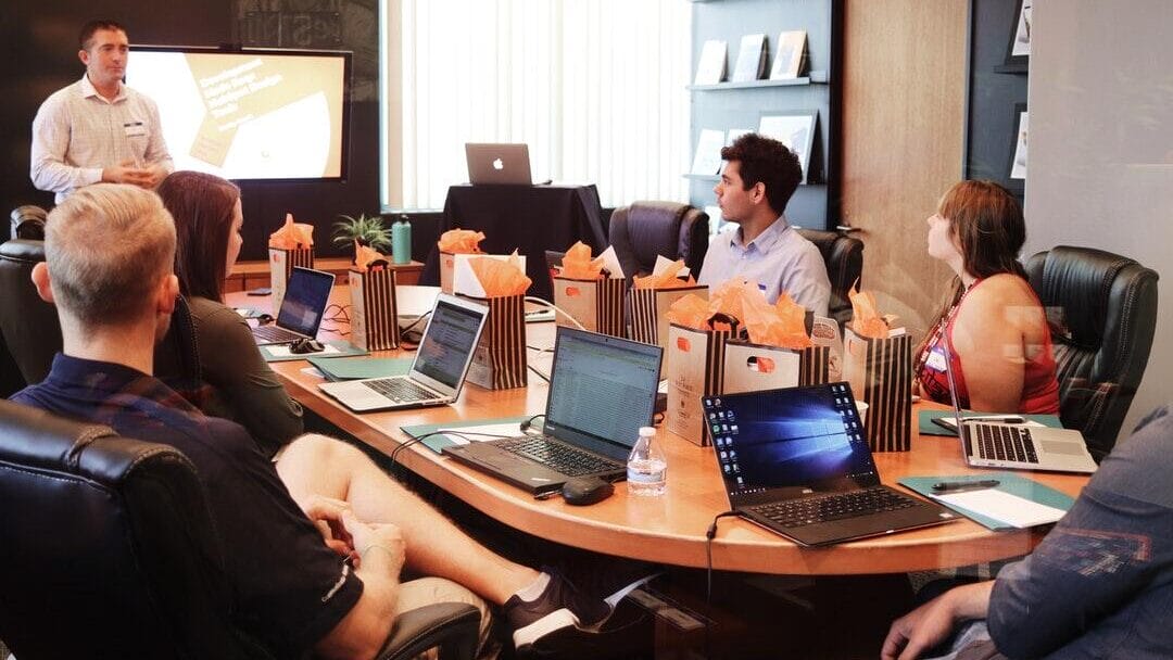 Top 4 Benefits of Using a Slideshow Maker for Creative Presentations